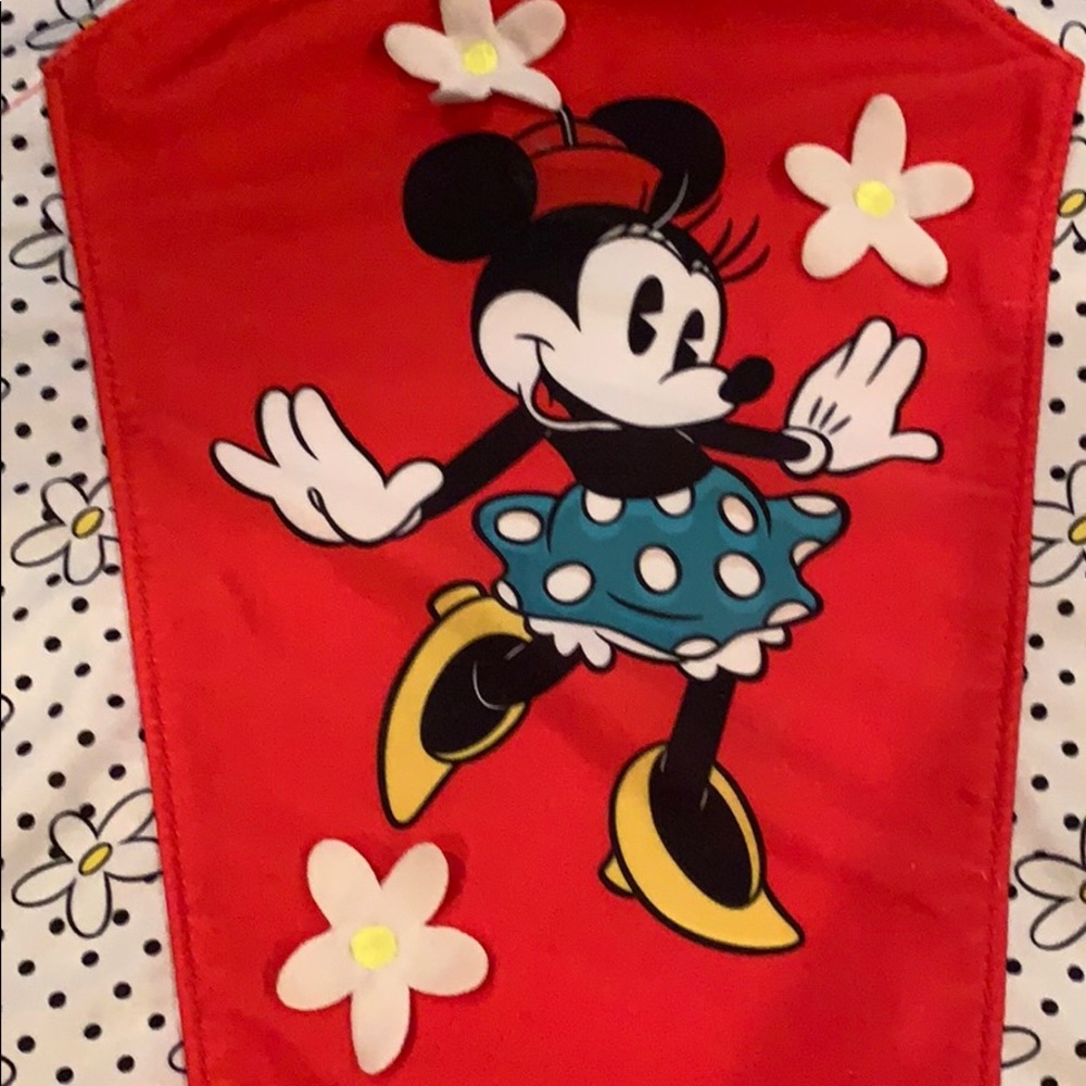 Disney - Picture 2 of 7